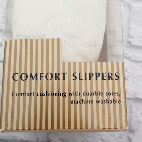 Isotoner collection quilted satin slippers - Picture 11 of 11